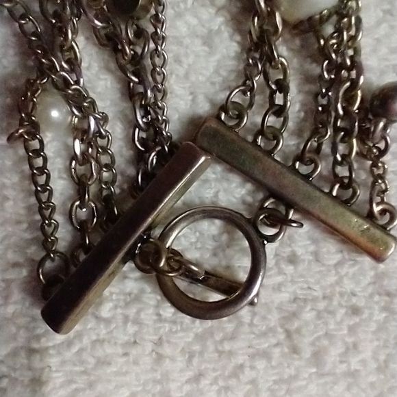 Butterfly 🦋 bow multi chain toggle bracelet - Picture 5 of 5